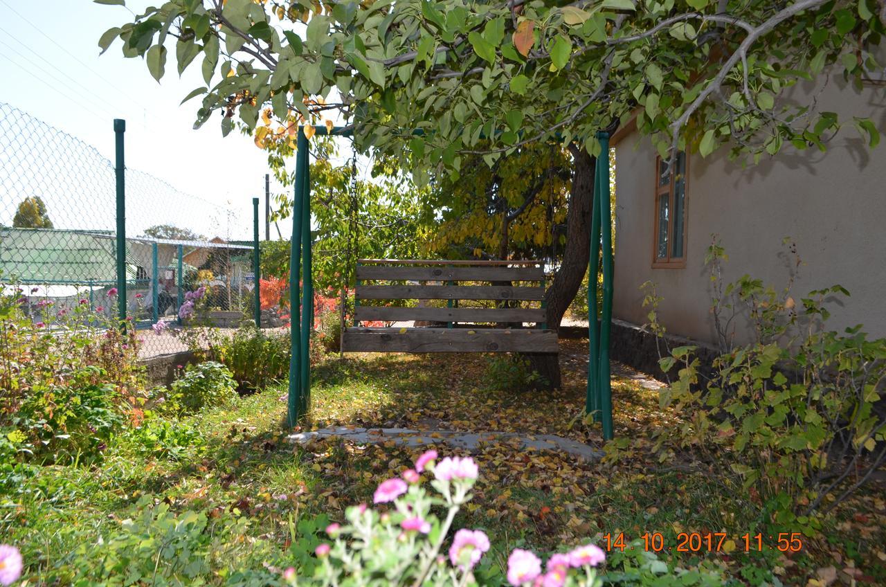Petrovskaya Pristan Hotel Чолпон-Ата Екстериор снимка